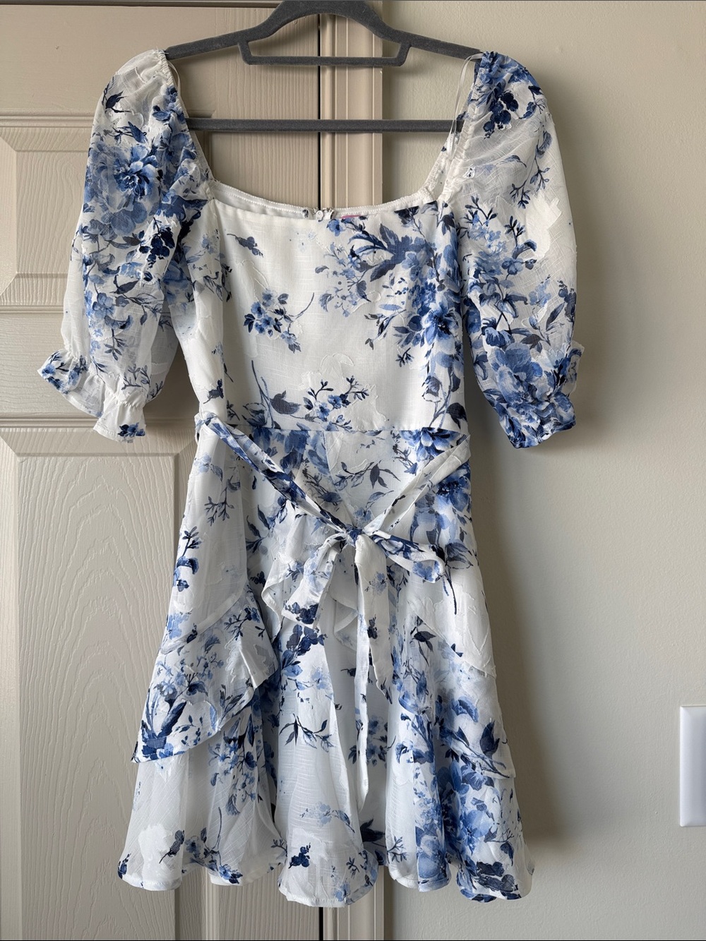 miami White and Blue Floral Puff-Sleeve Mini Dress